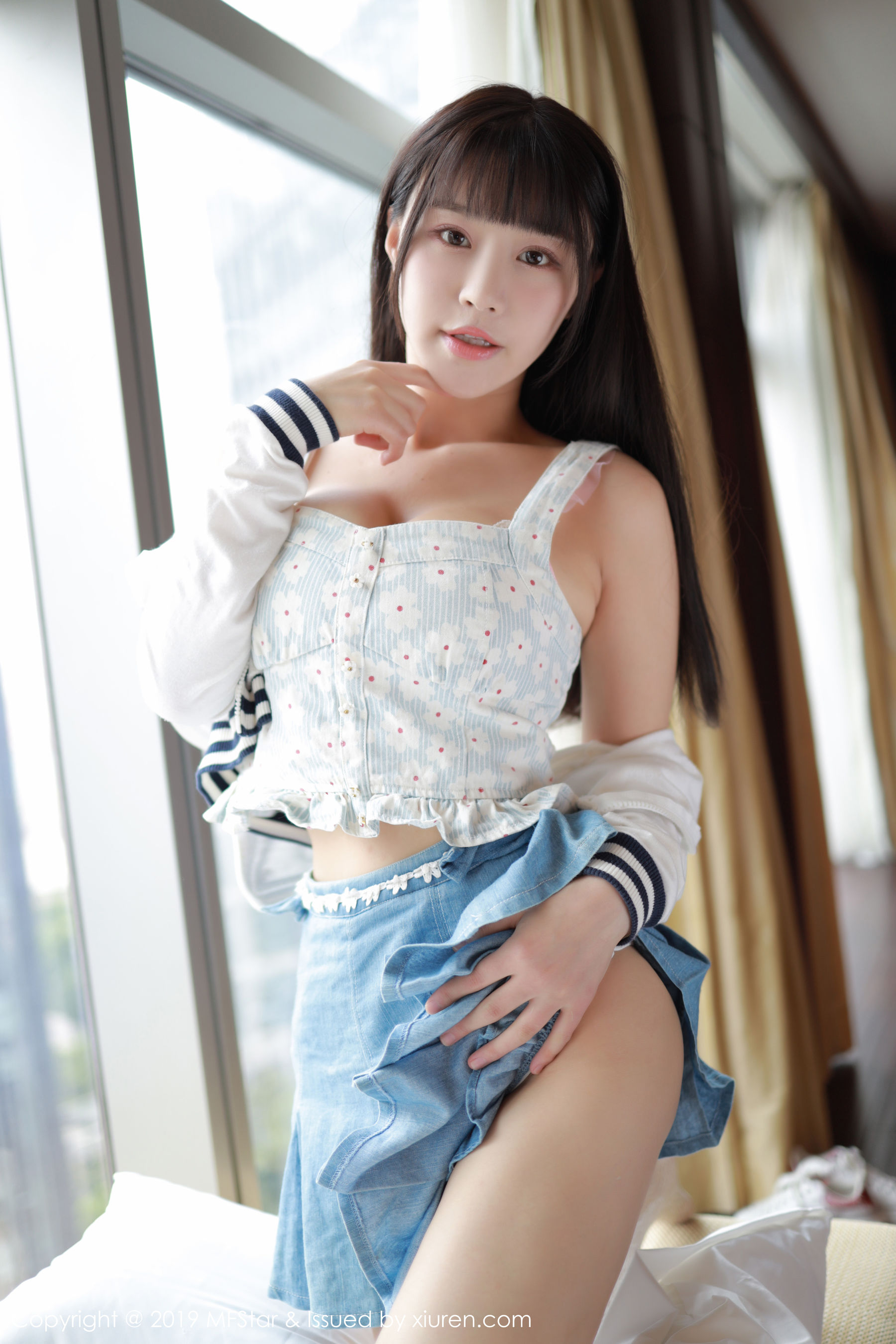 Flower Zhu Keer "Short Skirt + Lace Stockings" [Model Academy MFStar] Vol.233 Page 24 No.fb1c3f