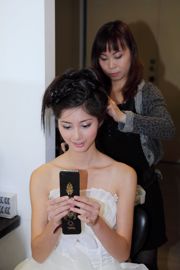 Taiwanesische Temperamentschönheit Emily "Schönes weißes Hochzeitskleid"